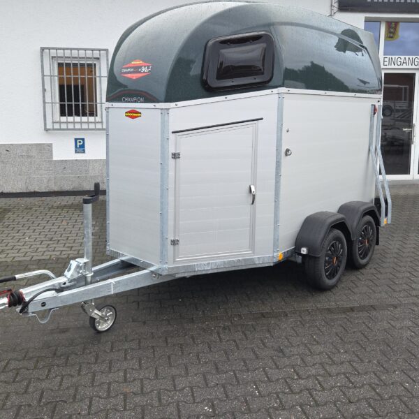 Champion Esprit C Haube green Sattelkammer Trittschutz 100km/H 2400kg